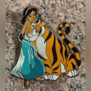 Jasmine and Rajah Tiger Aladdin Disney Land Paris Dlrp Dlp January 2020 Pin